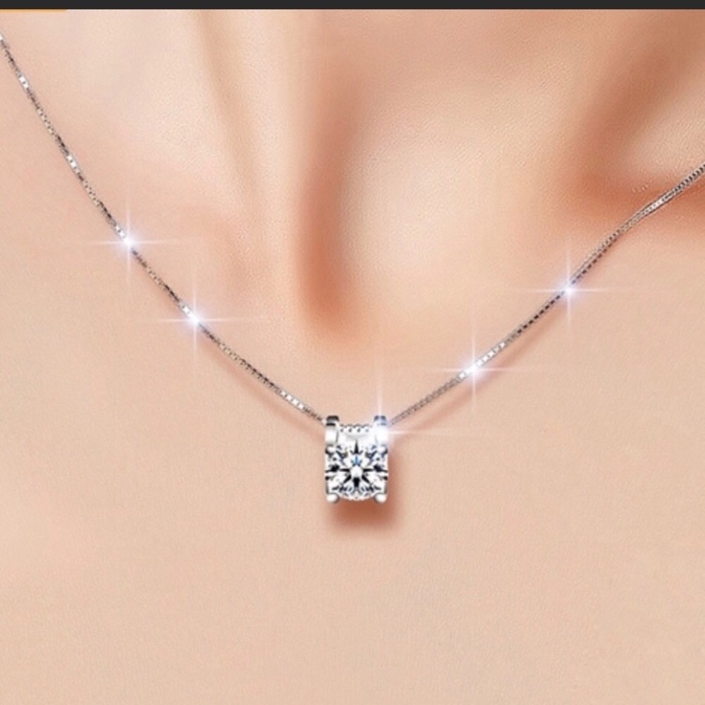 🎉🎉Crystal Pendant Necklace